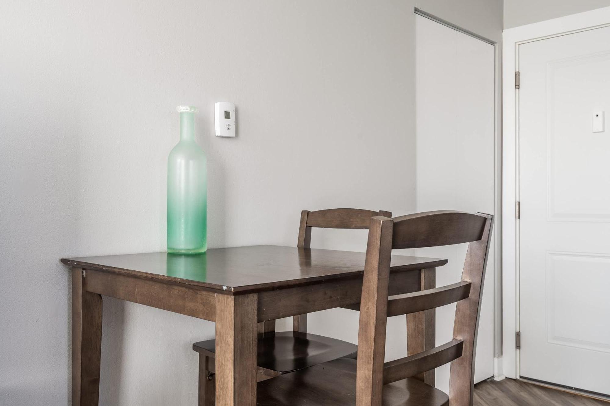 Modern Mass Ave 1br With Kitchen *