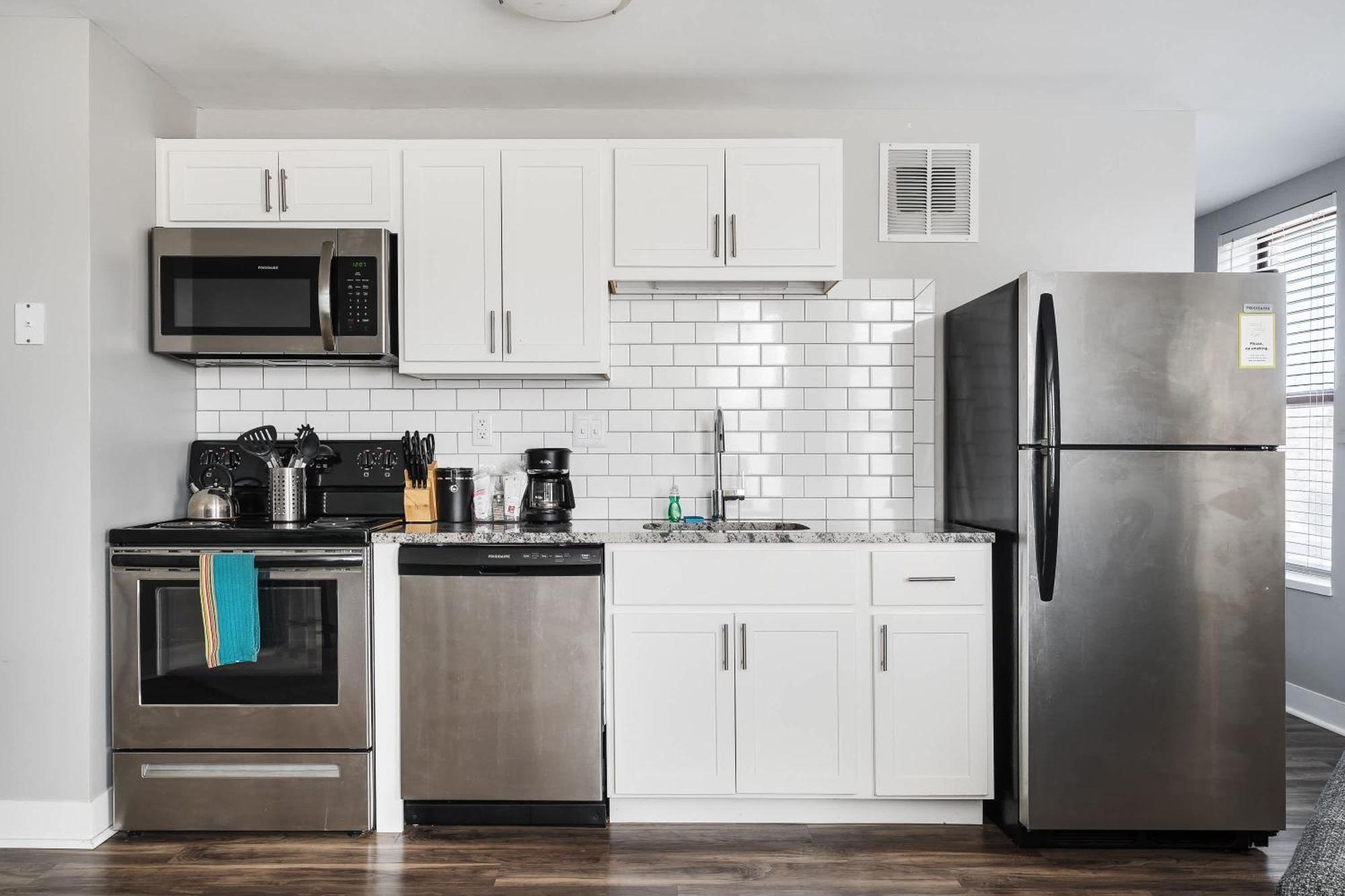 Modern Mass Ave 1br With Kitchen