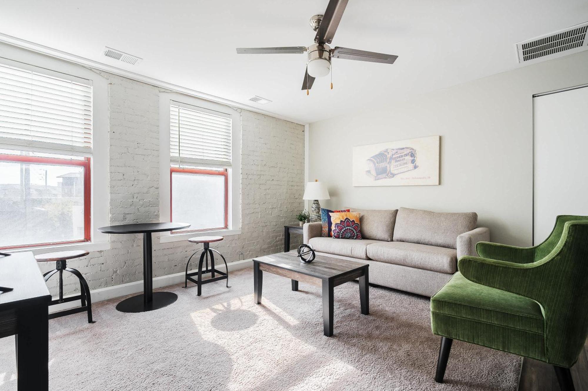 Modern Mass Ave 1br With Kitchen Apartamento