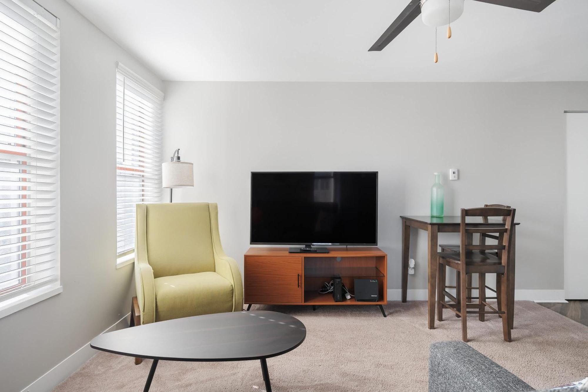 Modern Mass Ave 1br With Kitchen Apartment Indianapolis