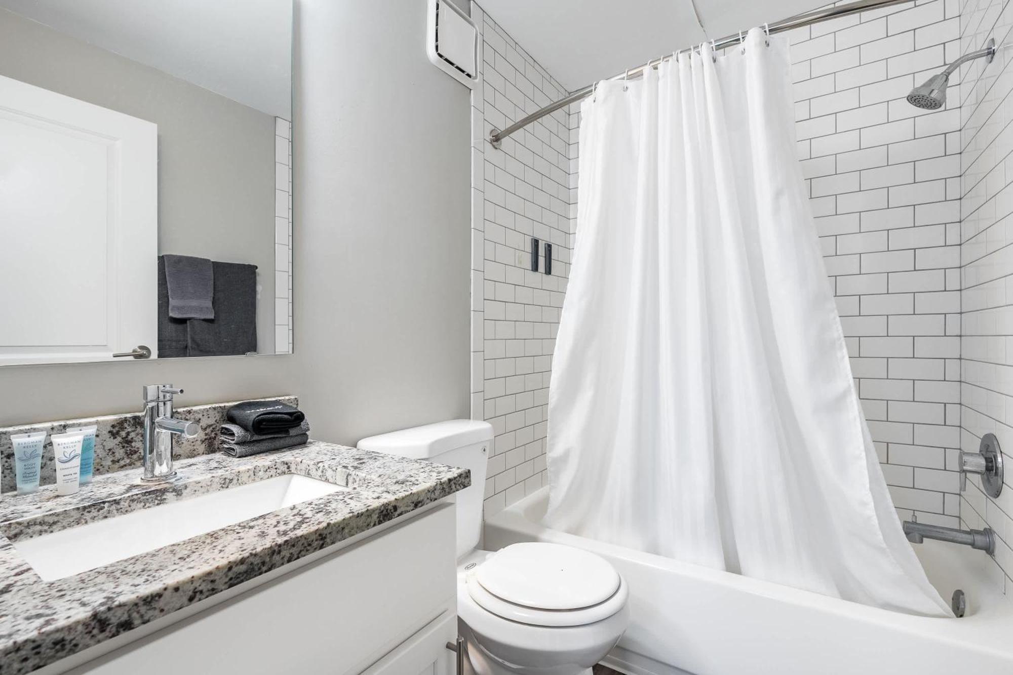 Modern Mass Ave 1br With Kitchen Apartment
