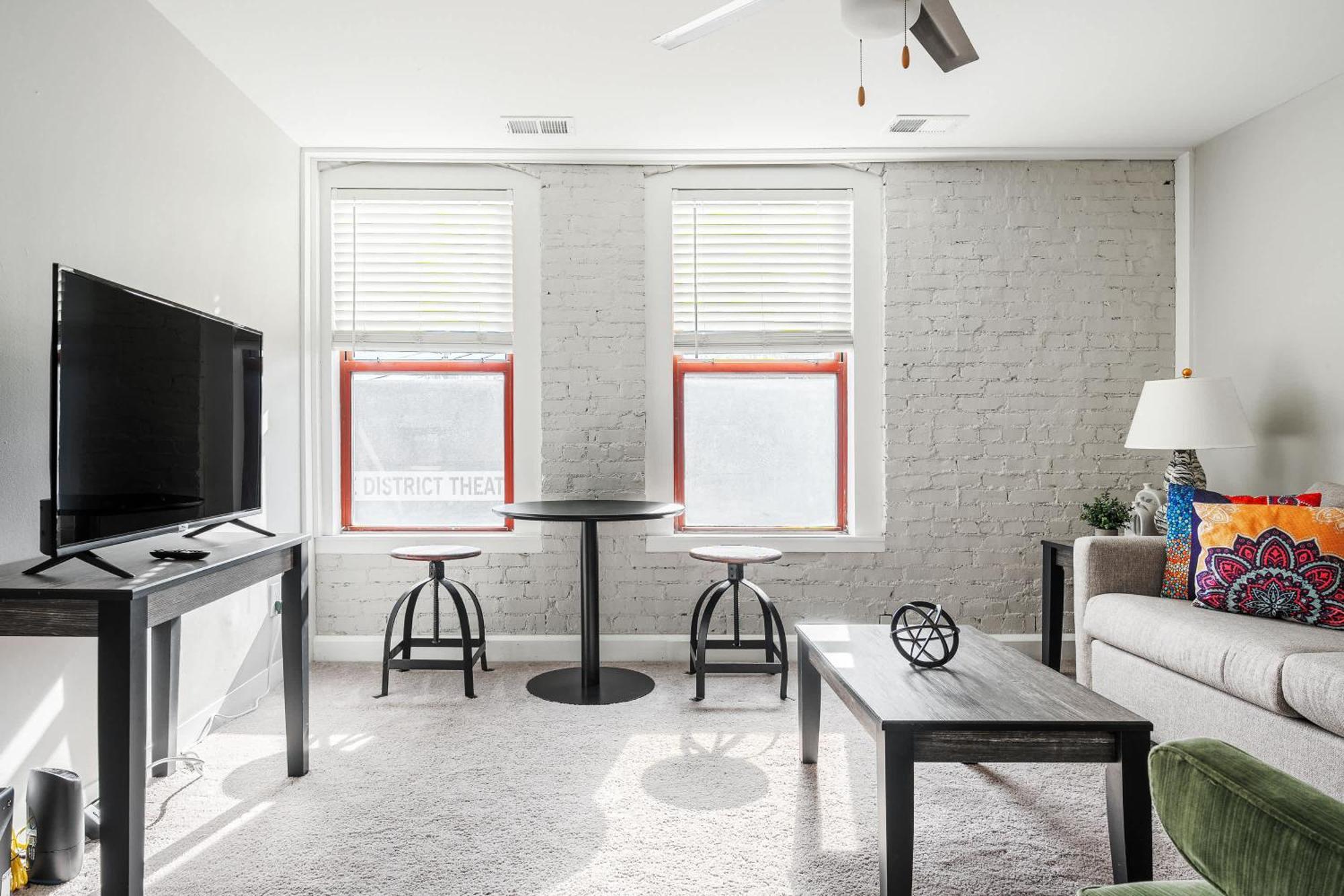 Modern Mass Ave 1br With Kitchen Apartment Indianapolis
