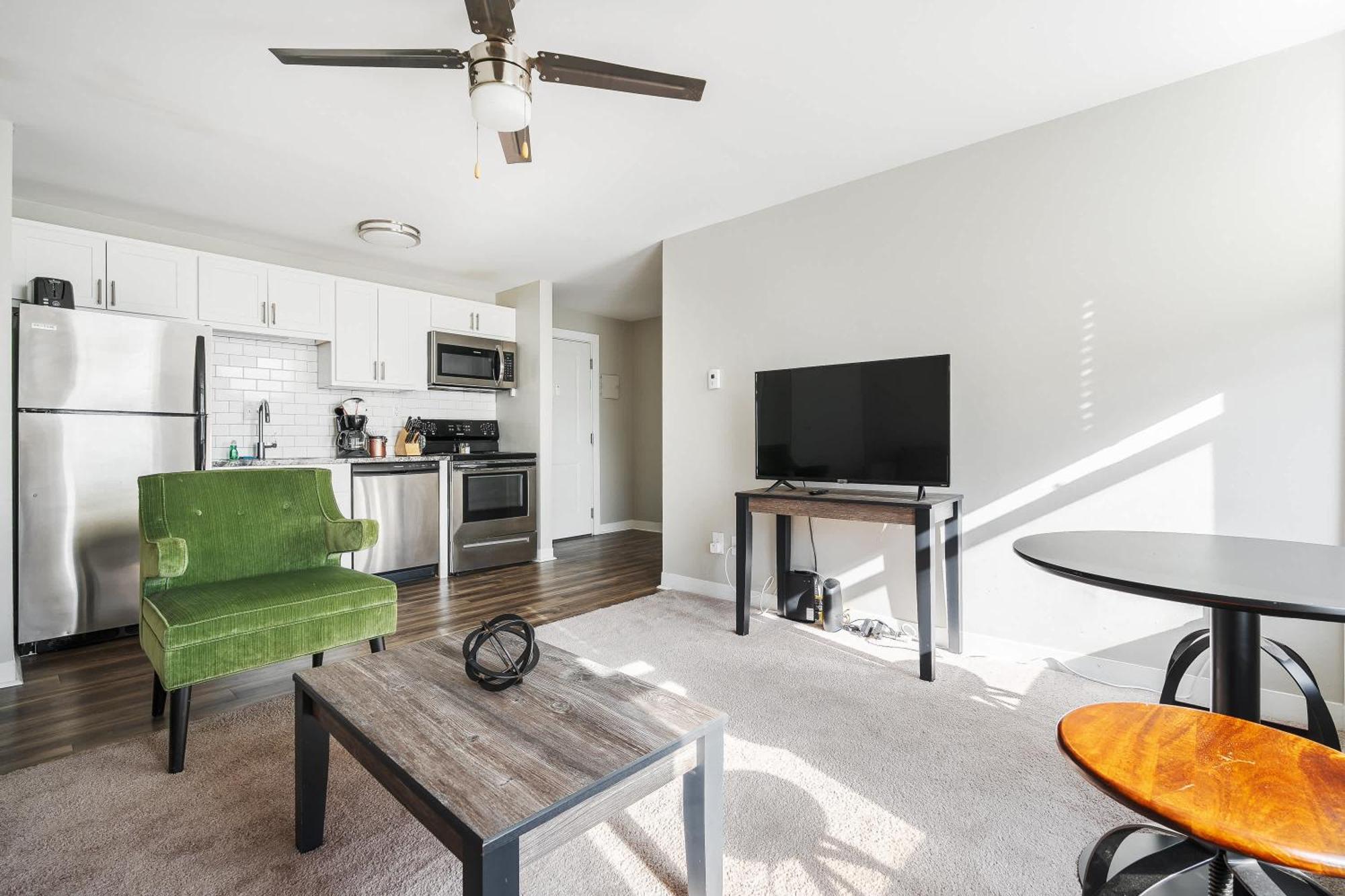 Modern Mass Ave 1br With Kitchen Apartment Indianapolis
